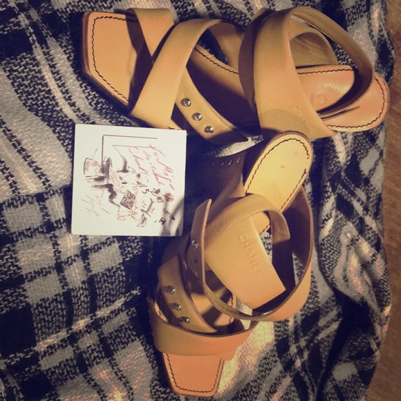 Chanel shoes - Picture 1 of 8